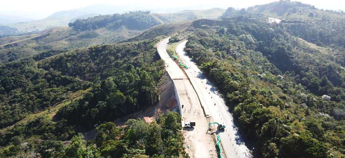 Fotografía panorámica del corredor vial Buga - Buenaventura.