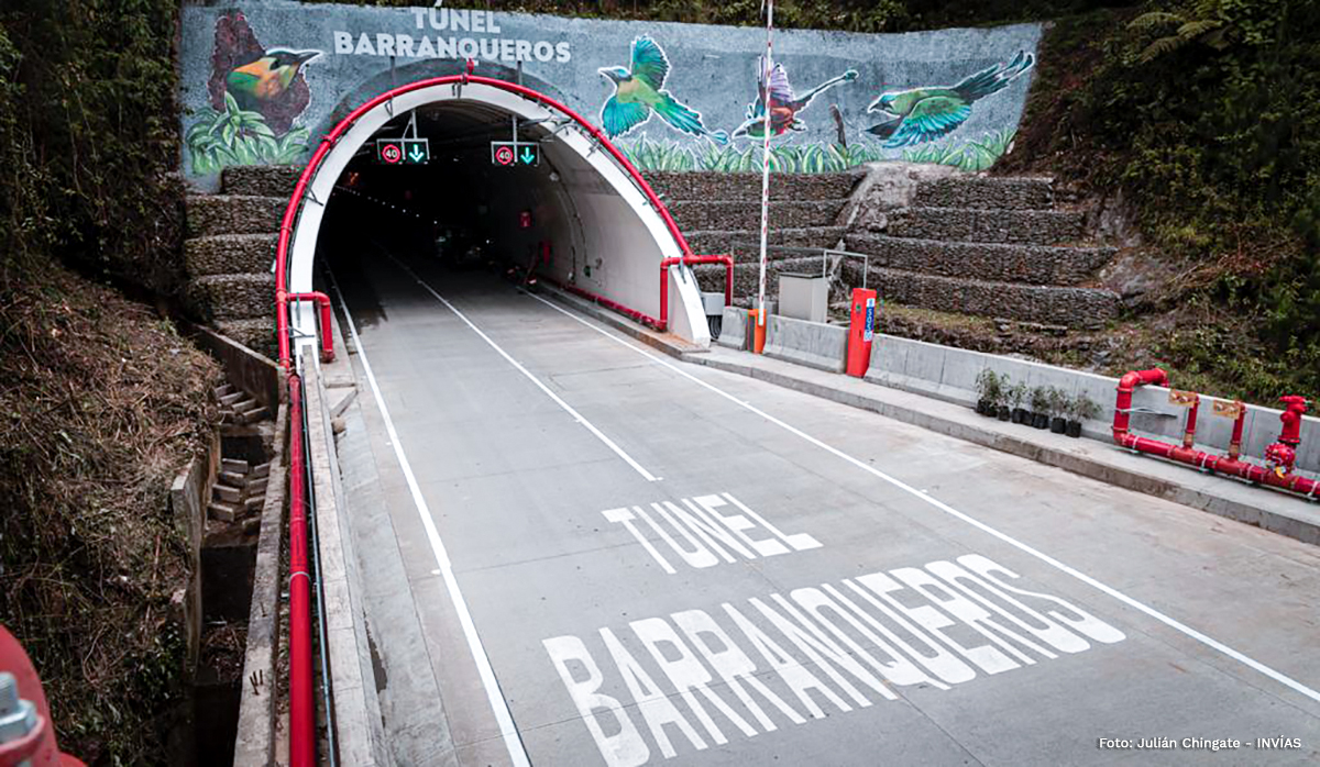 Fotografía del ingreso al túnel Barraqueros, obra que hace parte del túnel de La Línea en el corredor vial Calarcá - Cajamarca.