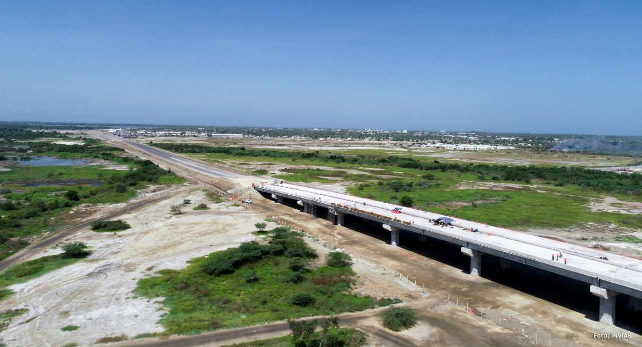 Fotografía aérea de la vía variante Ciénaga - Barranquilla.