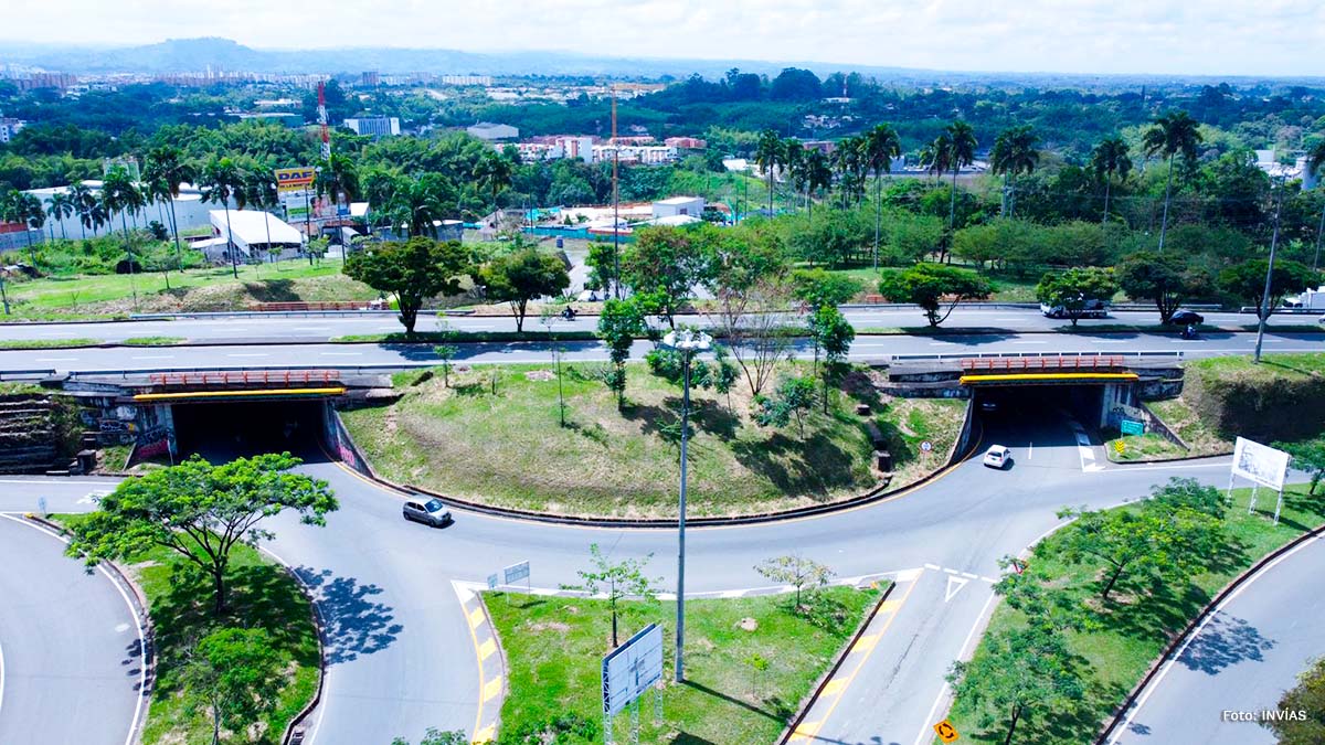 Fotografía de obras de construcción de infraestructura en el país.