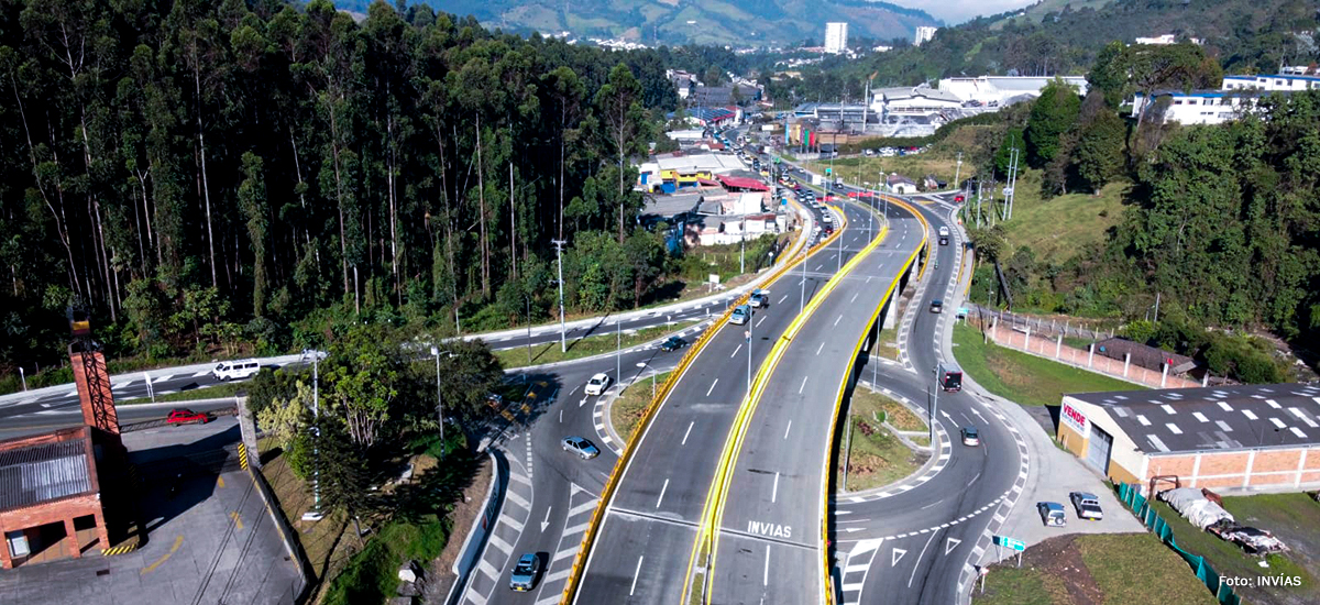 Fotografía de la vía variante Manizales.