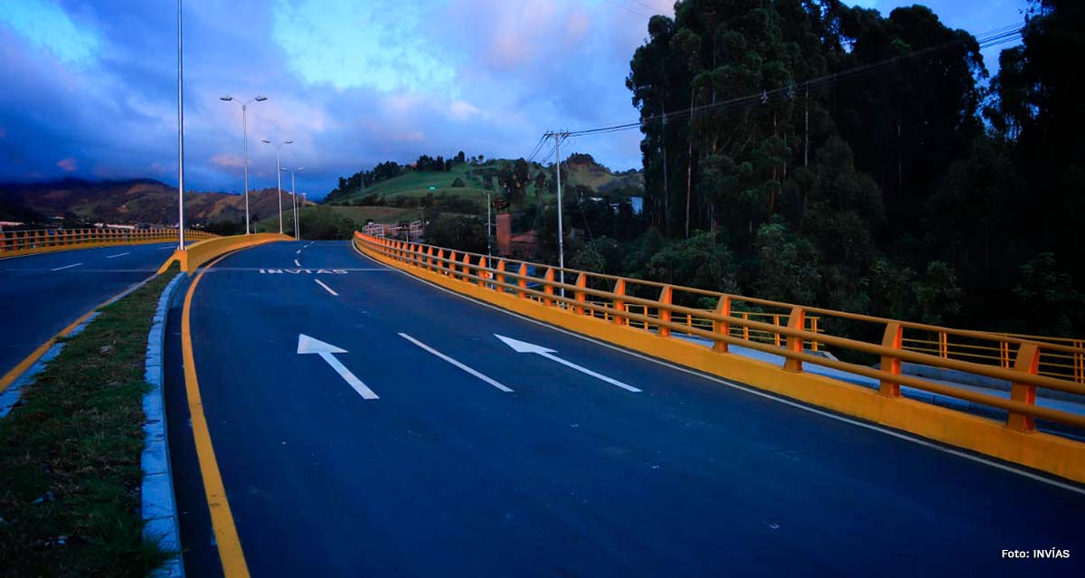 Fotografía de la vía variante Manizales.