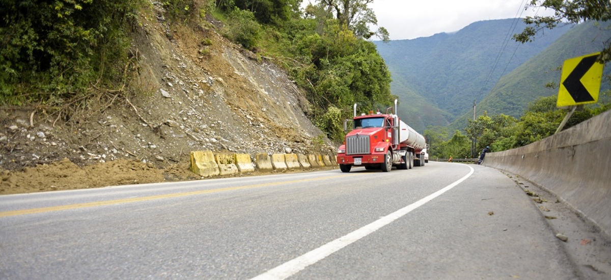 Fotografía del tránsito vehicular en la vía Bogotá - Villavicencio.