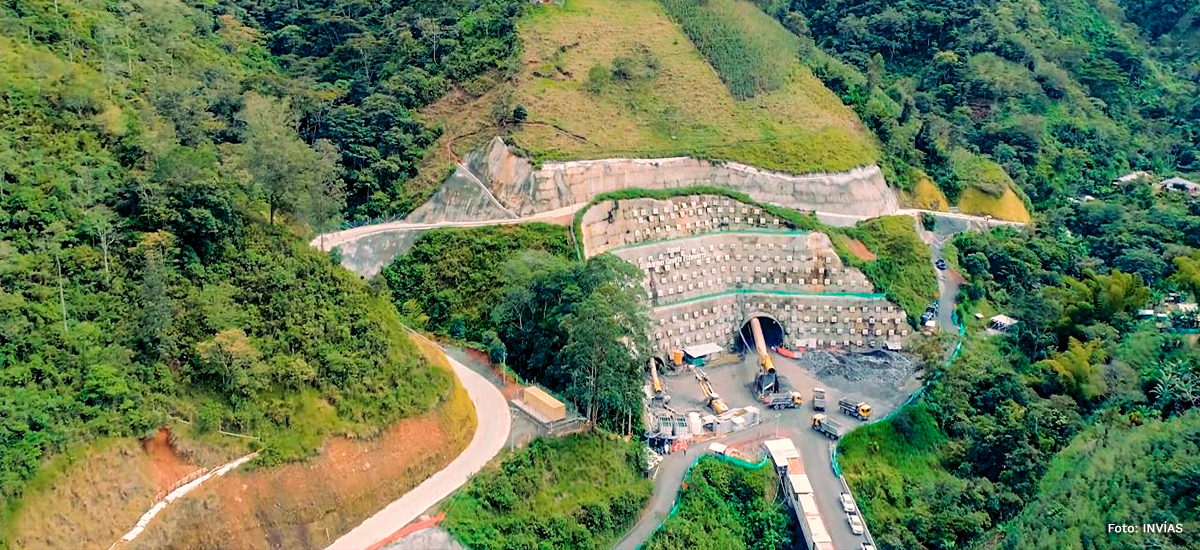 Fotografía aérea del acceso al túnel Guillermo Gaviria Echeverri.