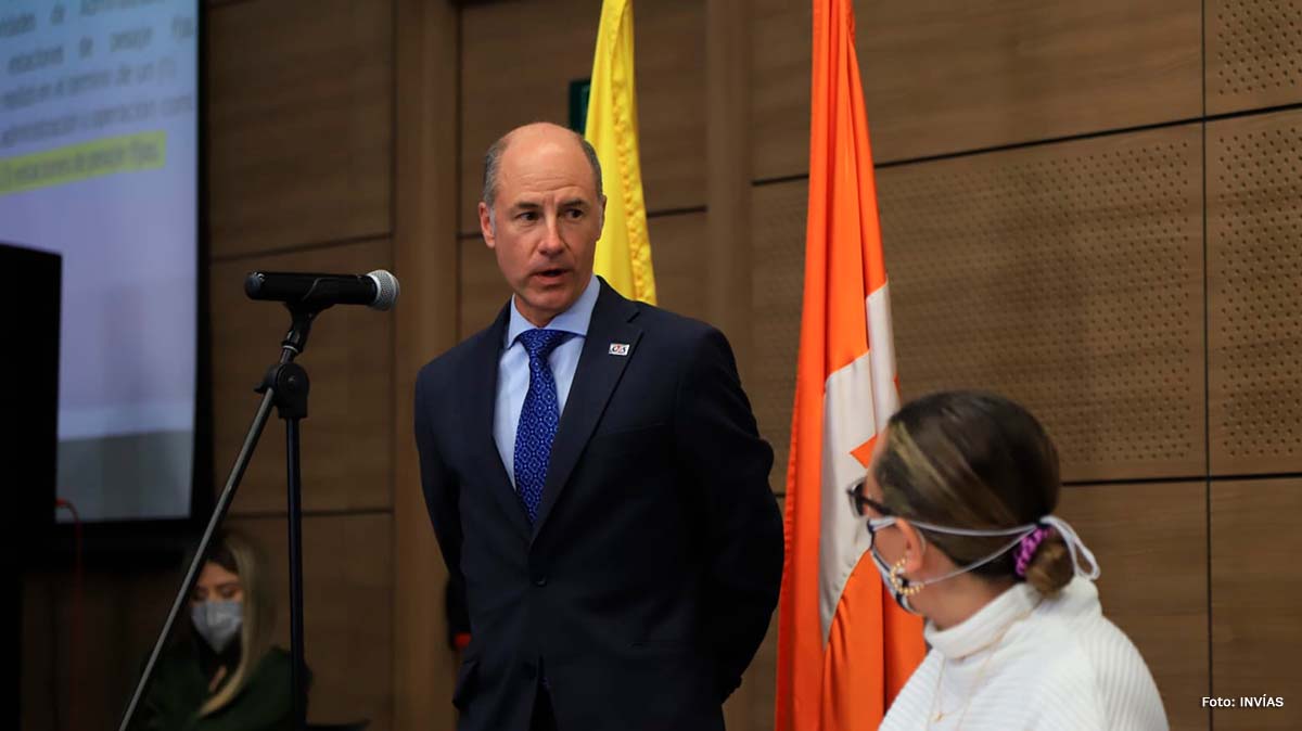 Fotografía del evento de rendición de cuentas, en el que participaron diferentes oferentes.