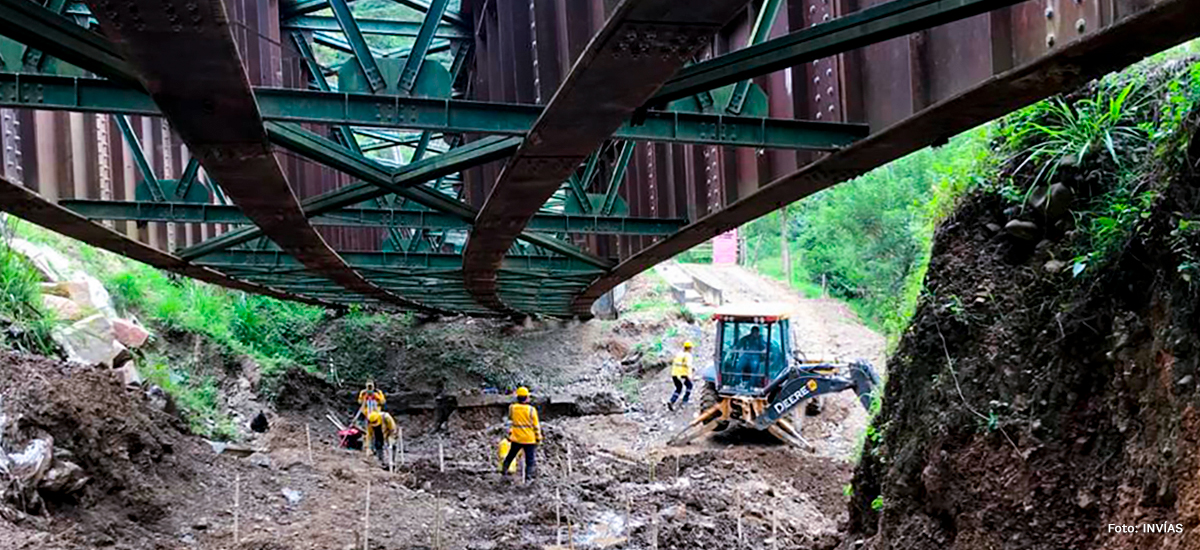 Fotografía de los trabajos de recuperación del puente Limones.