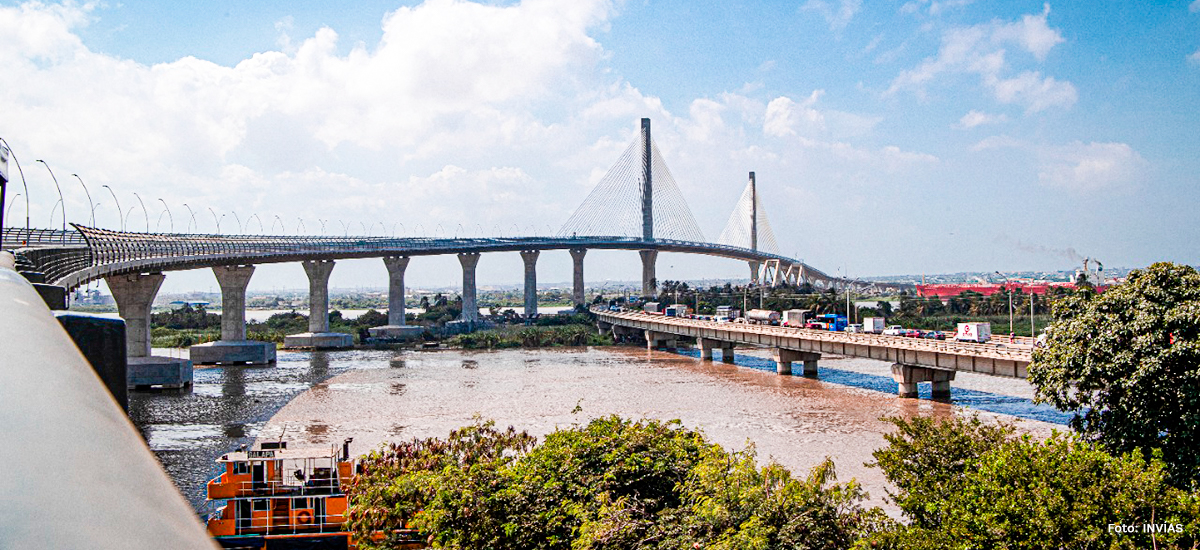 Fotografía panorámica del puente Pumarejo.