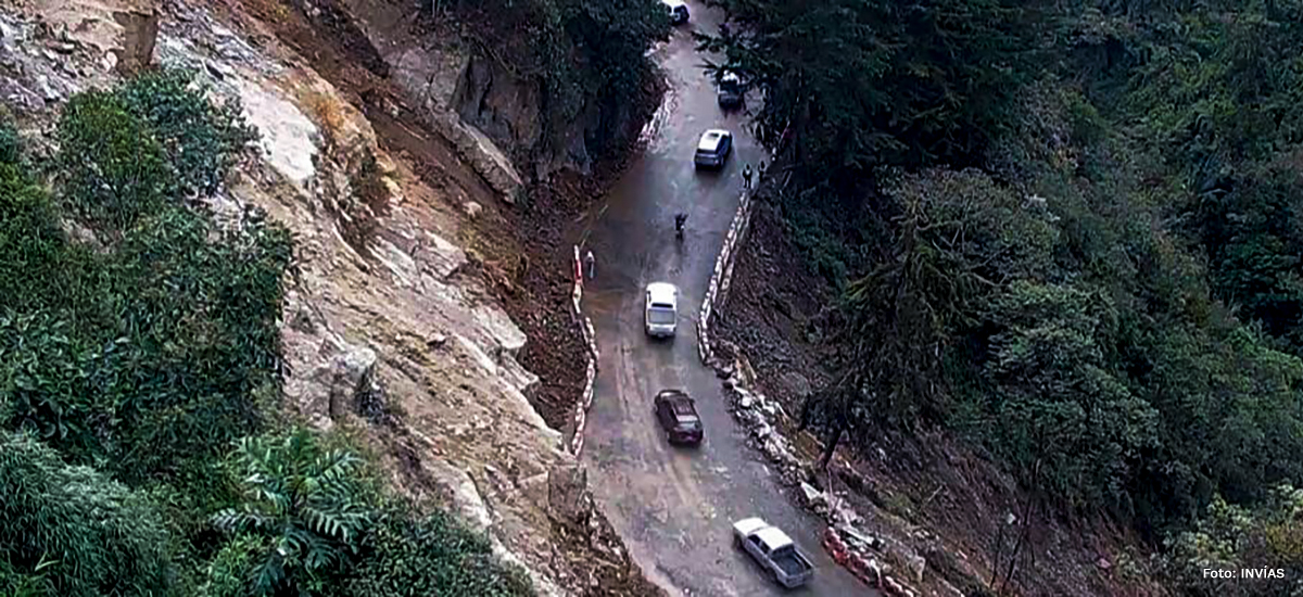 Fotografía del paso habilitado por ambos sentidos en el corredor Calarcá - Cajamarca luego de superada la emergencia.