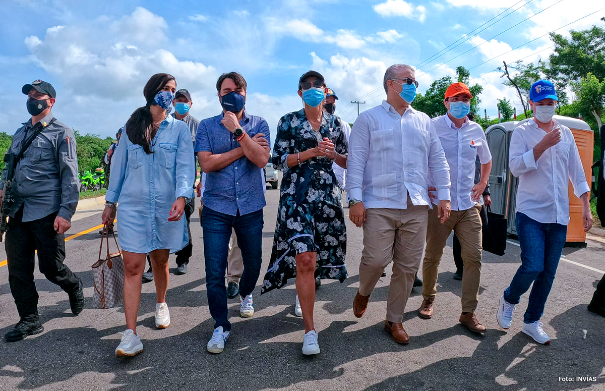 Fotografía de la visita de inauguración de la segunda calzada Cartagena - Barranquilla.