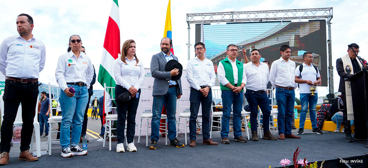 Fotografía de la mesa de Gobierno que entregó vías en el departamento de Boyacá.