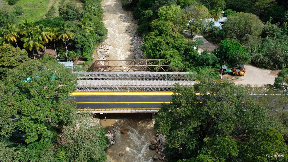 Fotografía del puente sobre el río Venado en el departamento del Huila.