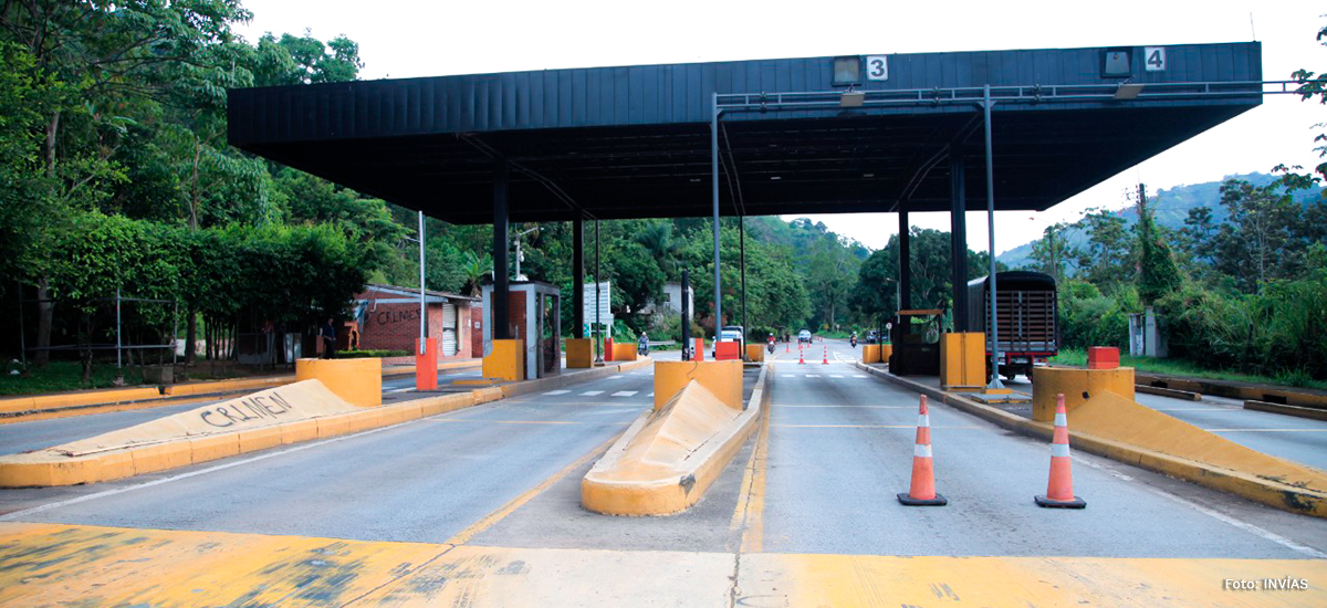 Fotografía del peaje en el municipio de Ríonegro a cargo del INVÍAS.
