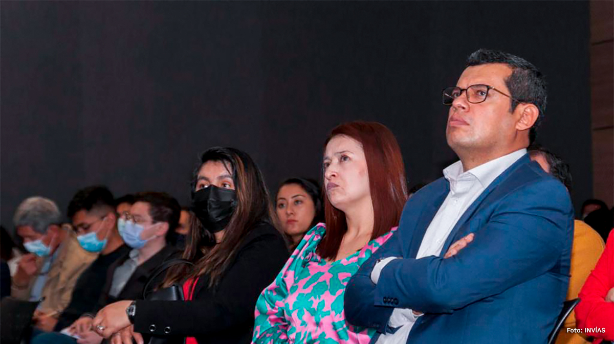 Fotografía de asistentes al X Foro INVÍAS: Sistemas de Gestión de Infraestructura y Activos Viales.