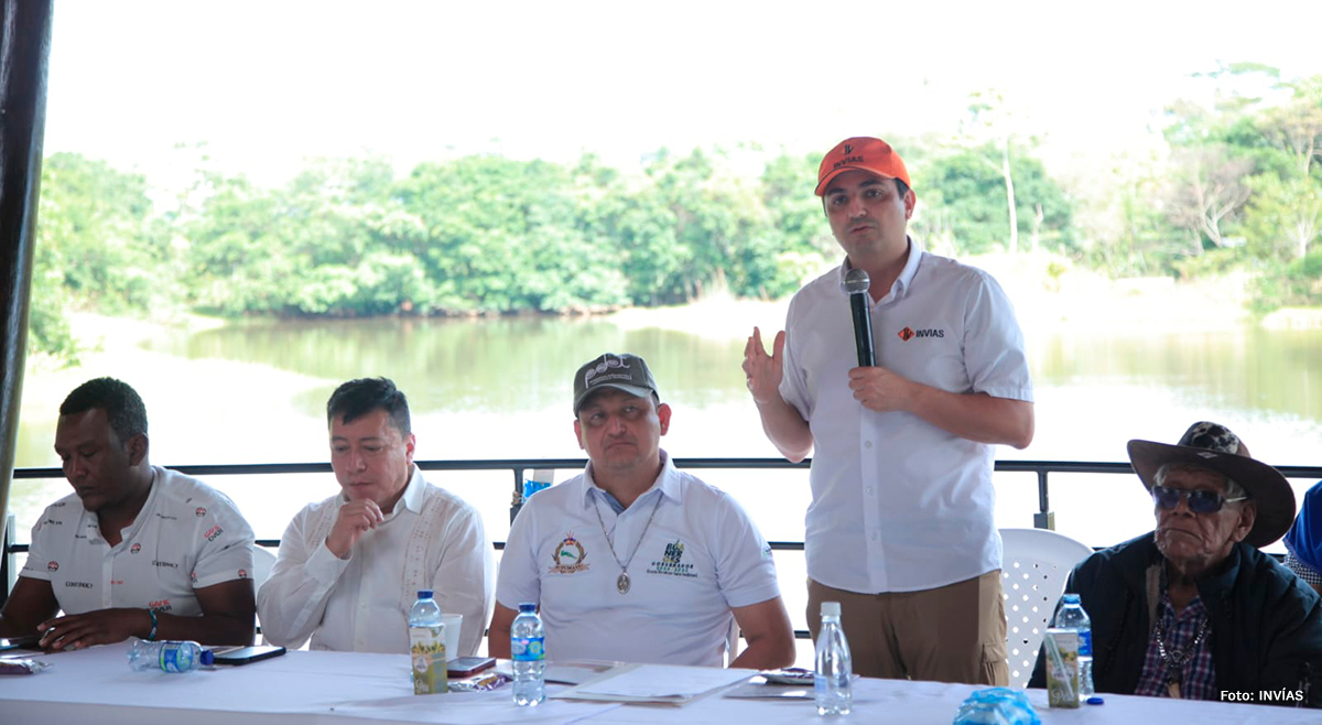 Fotografía del Director General del INVÍAS, Juan Esteban Gil durante la entrega de la sede bifronteriza.