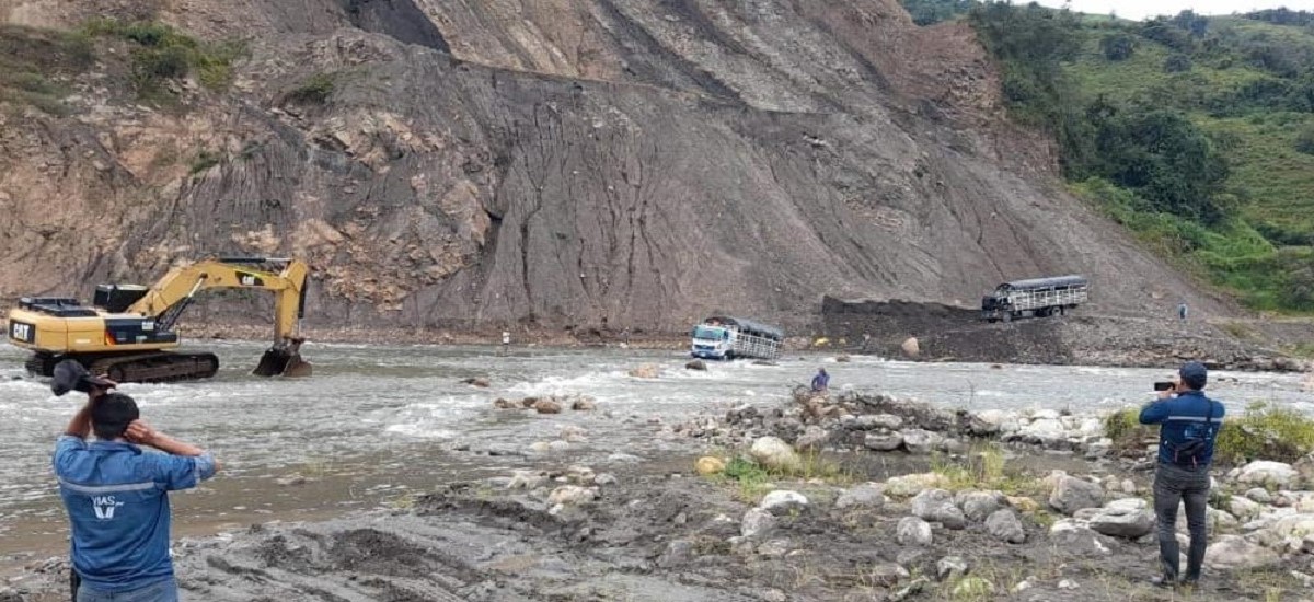 Fotografía repotenciación puente rio Cravo Sur