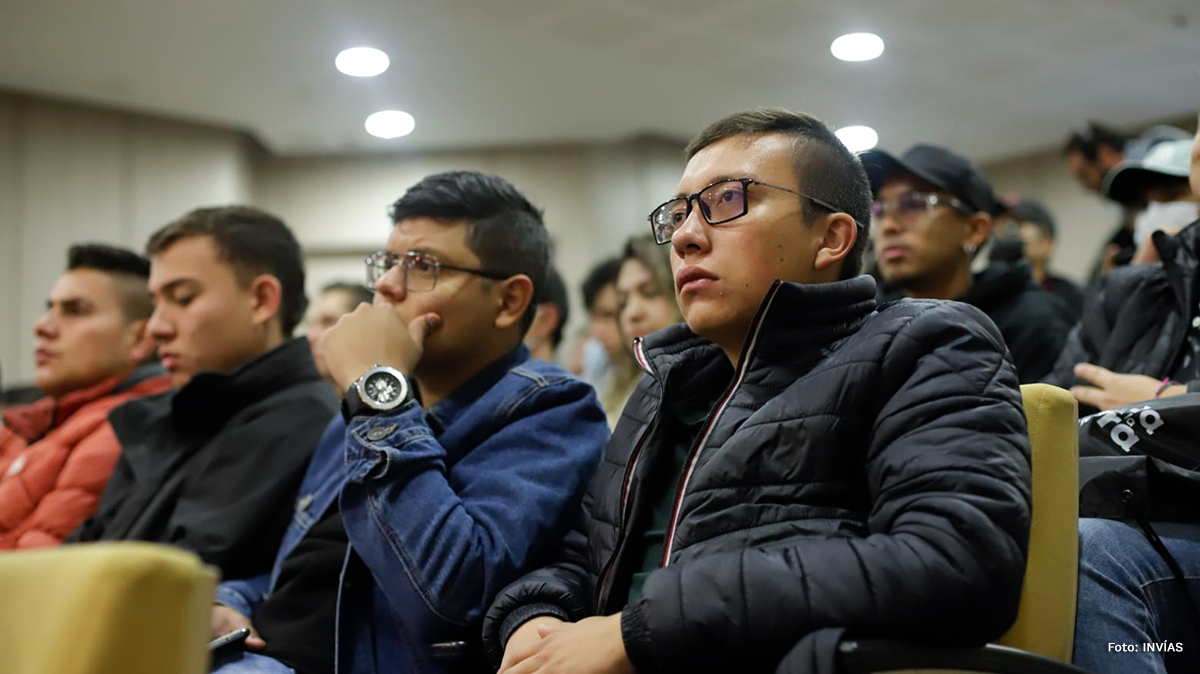 Fotografía de asistentes al XII Foro INVÍAS: Gestión del Riesgo y Adaptación al Cambio Climático