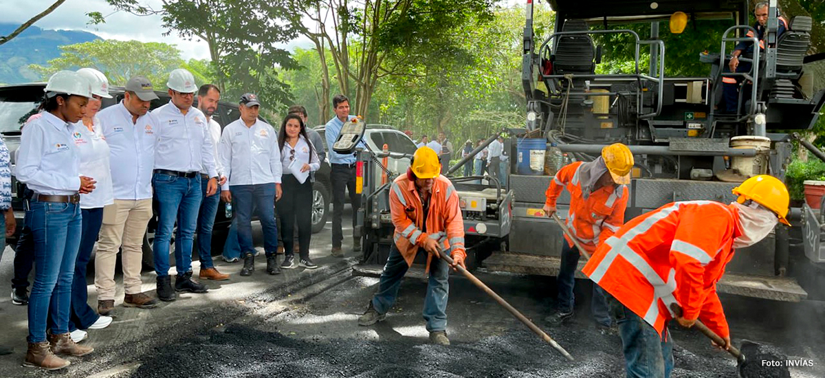 Fotografía del avance de obras en la vía Panorama del programa Vías del Samán.