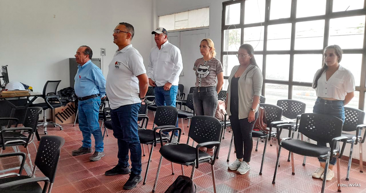 Fotografía de los asistentes a la visita técnica a las obras en el departamento del Amazonas.
