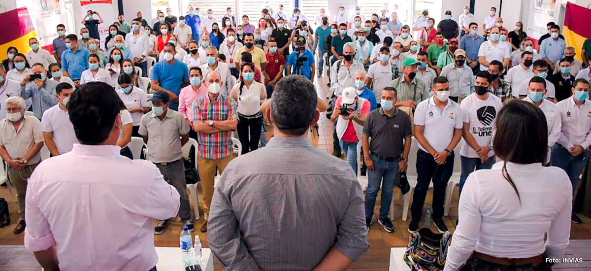 Fotografía del evento de socialización entre el INVÍAS y la Gobernación del Tolima del corredor Rioblanco - Chaparral.