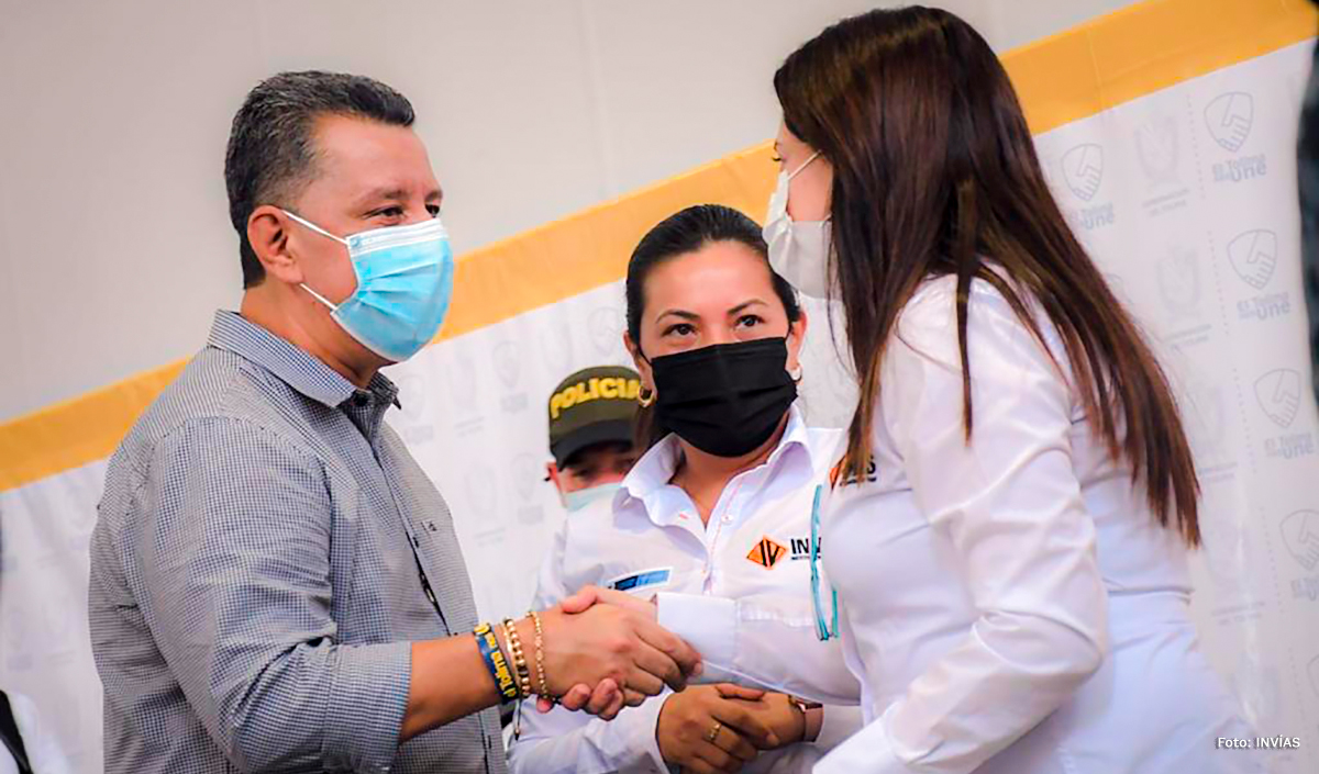 Fotografía del evento de socialización entre el INVÍAS y la Gobernación del Tolima del corredor Rioblanco - Chaparral.