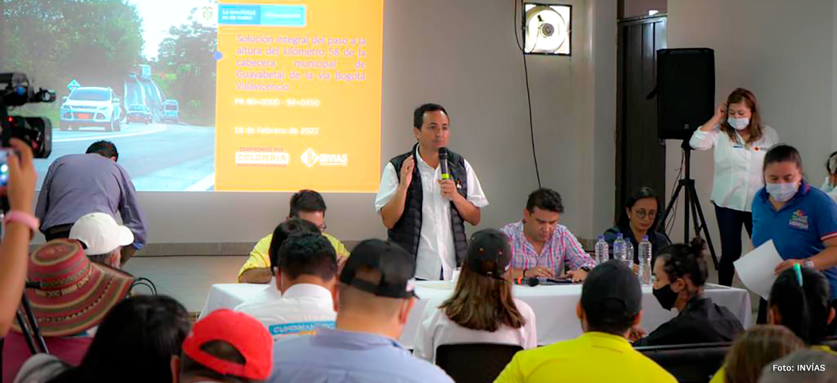 Fotografía del Director General del INVÍAS, Juan Esteban Gil durante su socialización de las obras de la solución k58.