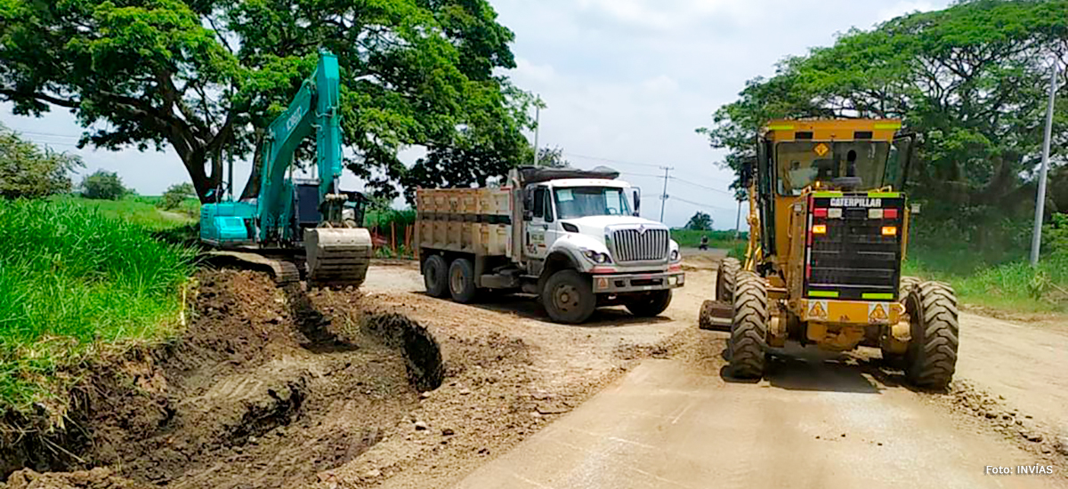 Fotografía de trabajos en vía adelantados para mejorar la conectividad regional del Valle del Cauca.