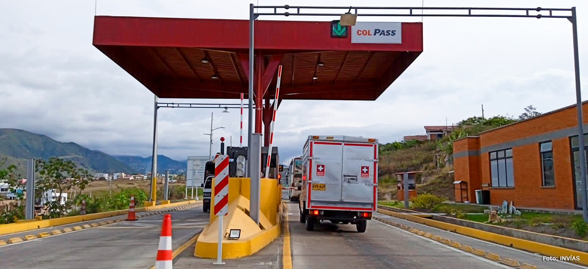 Fotografía de peaje a cargo del INVÍAS con el nuevo sistema de recaudo electrónico vehicular. 