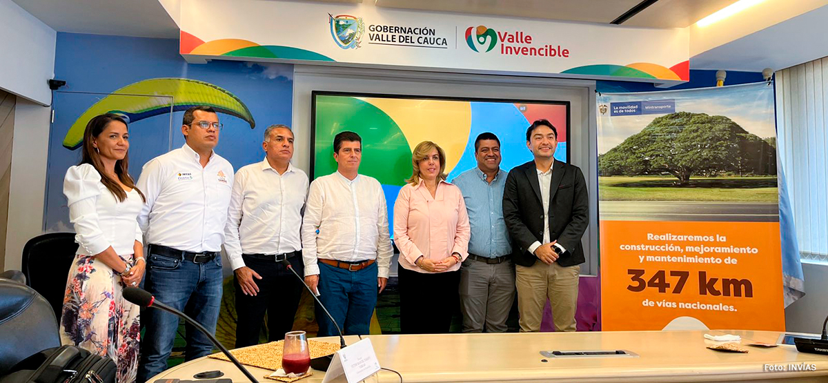 Fotografía del equipo de Gobierno durante la reunión del programa Vías del Samán.