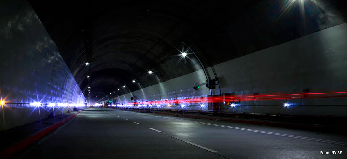 Fotografía interior del túnel más largo de latinoamérica, el túnel de La Línea.