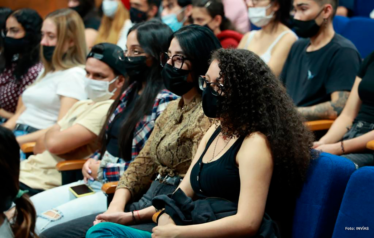 Fotografía de asistentes al lanzamiento del mapa de vulnerabilidad faunística.