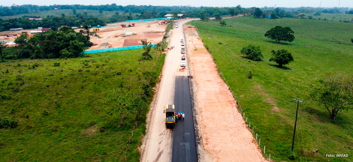 Fotografía aérea del avance en las obras de la vía El Retorno - Calamar.