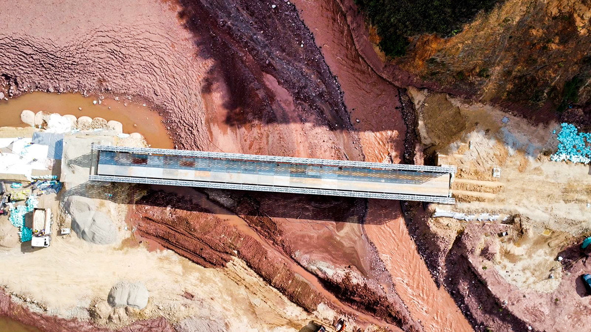 Fotografía aérea del segundo puente metálico construido en El Tarrita, Norte de Santander.