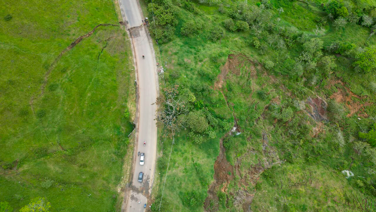 Fotografía aérea de la vía Panamericana a la altura del municipio de Rosas, en el Cauca.