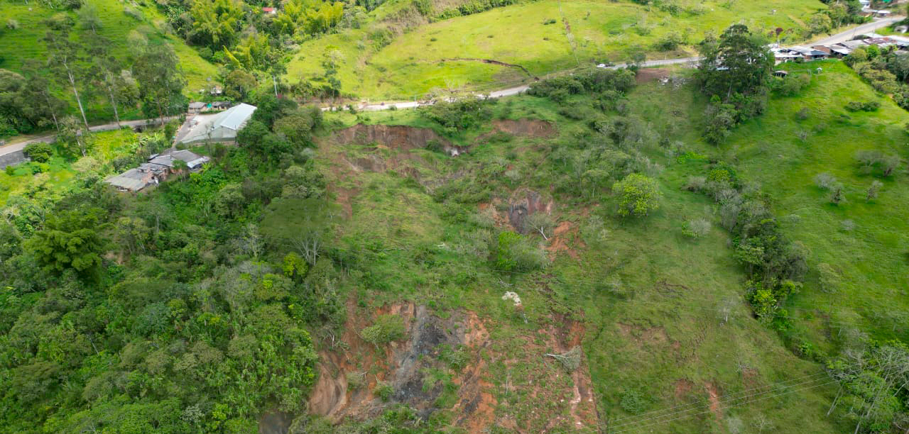 Fotografía panorámica de la vía Panamericana a la altura del municipio de Rosas, en el Cauca.