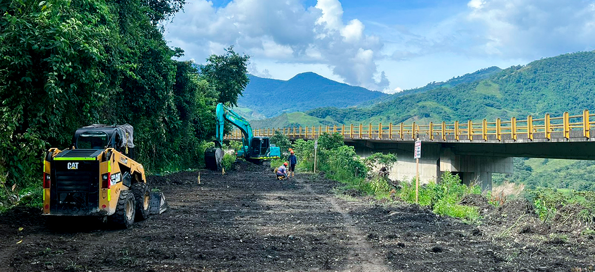Fotografía del estado de avance de construcción de la vía provisional en la Transversal Cusiana.