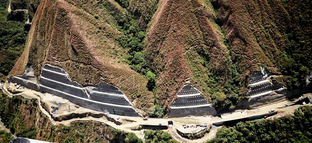 Fotografía aérea de obras aledañas al túnel Guillermo Gaviria Echeverri.