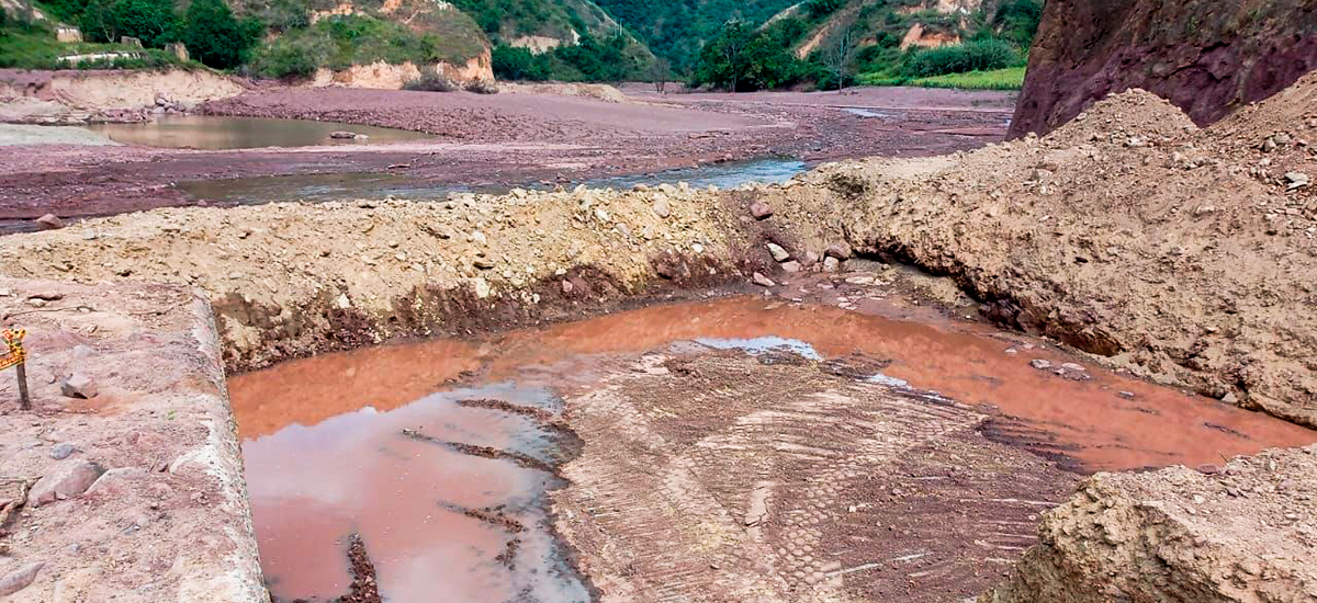 Fotografía del estado de la construcción de terraplén por parte de colaboradores del INVÍAS.