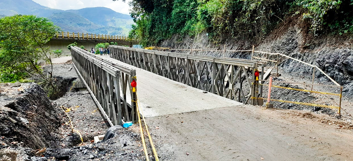 Fotografía de los trabajos de construcción de la variante Los Grillos del corredor vial Aguazul - Sogamoso.