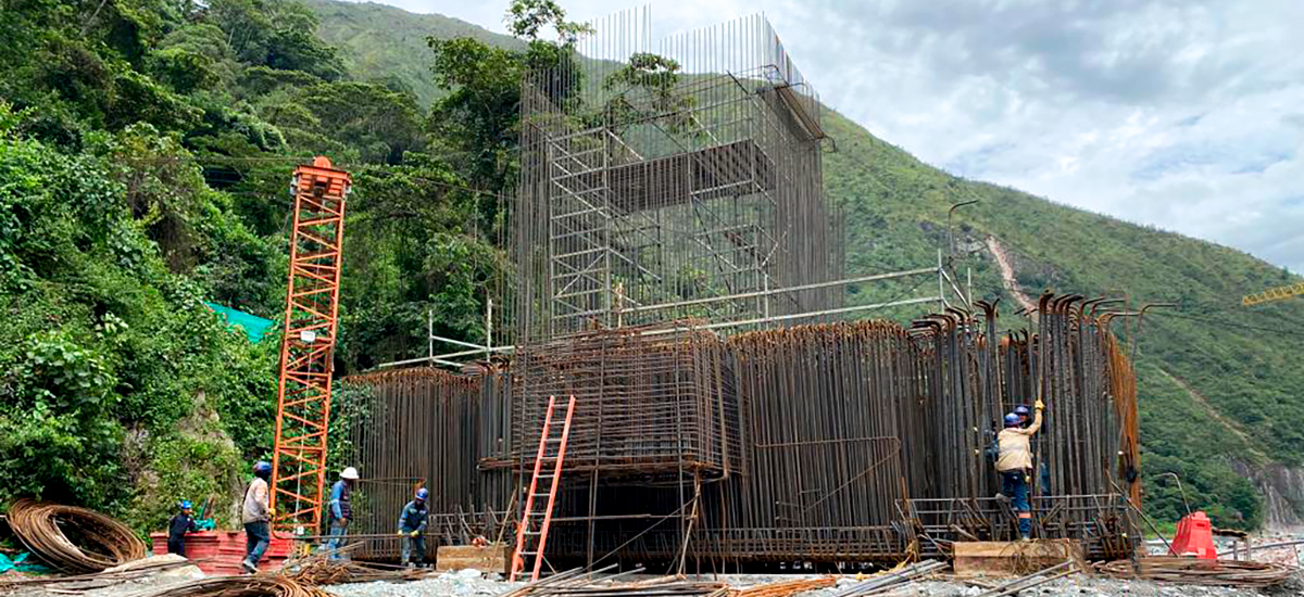 Fotografía de la vista de construcción de pilote que hace parte de la construcción del viaducto del km 58 de la vía Bogotá - Villavicencio.