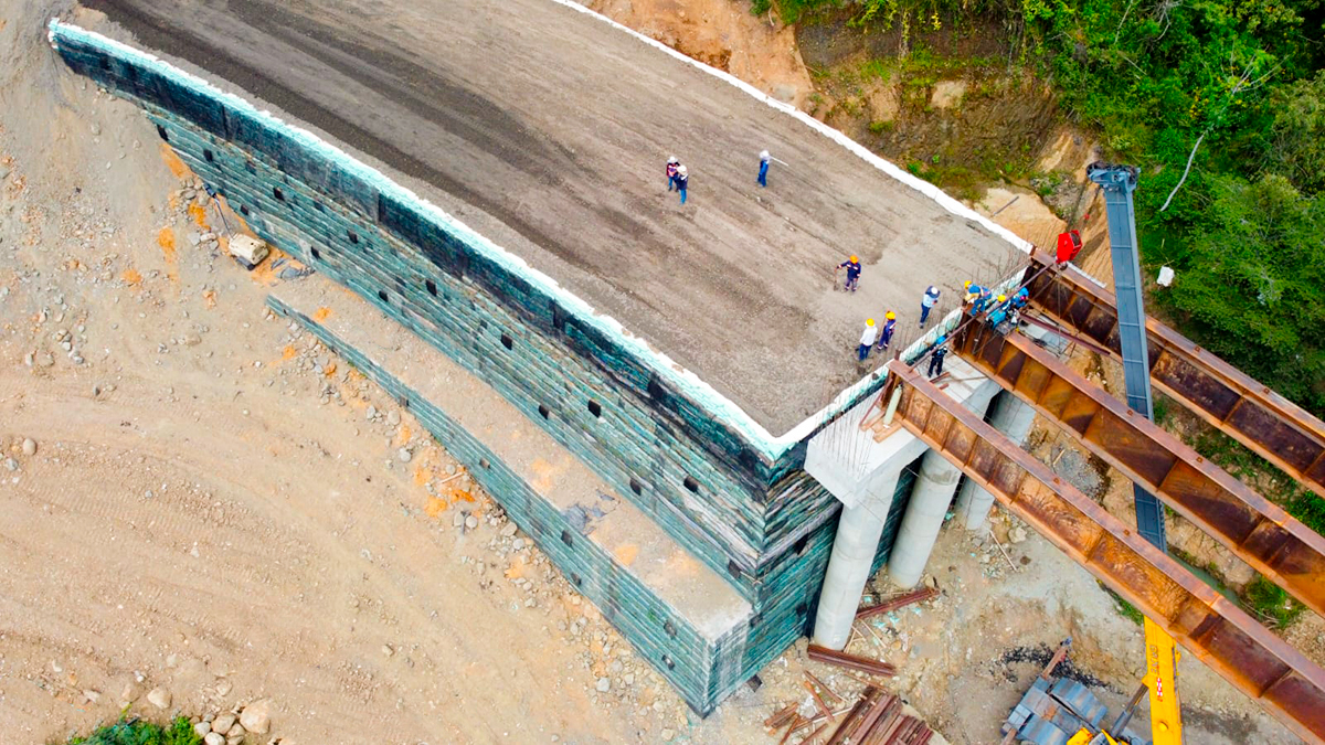 Fotografía de puente que hace parte de las obras finales de la vía definitiva en el sector de Rosas, del corredor Mojarras - Popayán.