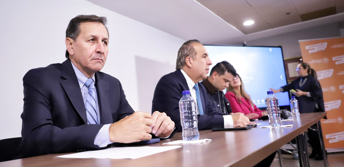Fotografía del equipo de Gobierno durante su firma en el Convenio Administrativo 1093 de 2023.