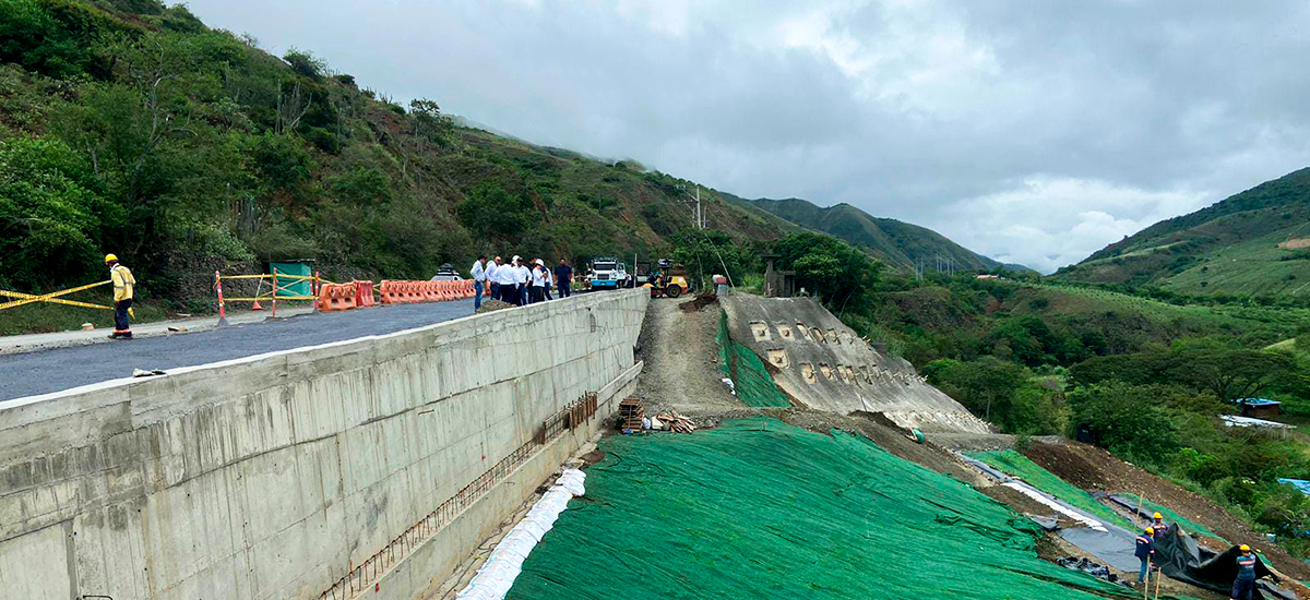 Fotografía del estado de avance de las obras en Dagua, de la vía Cali - Loboguerrero.