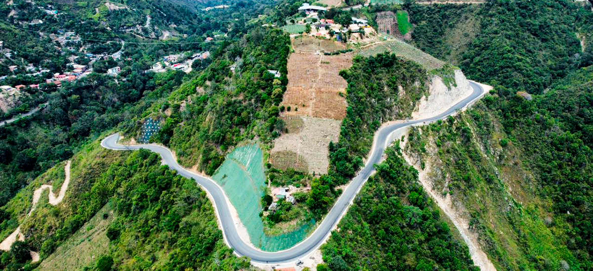 Fotografía aérea del estado de avance de las obras del corredor Los Curos - Málaga, Santander.