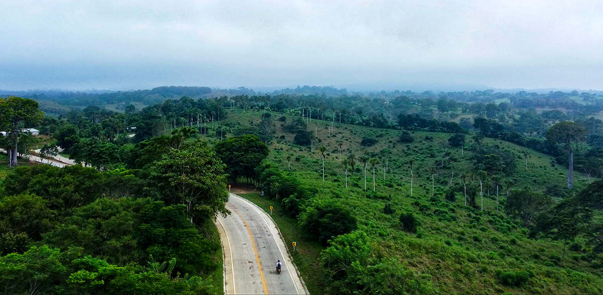Fotografía del paisaje que se ve sobre la vía Santa Lucía - Moñitos.