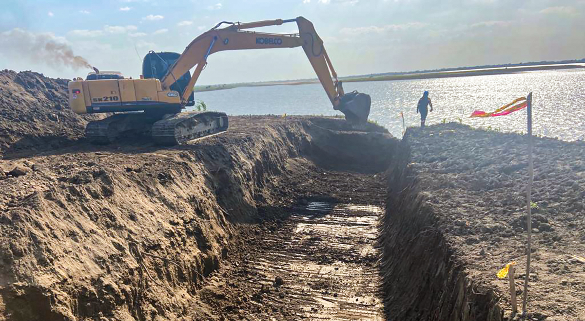 Fotografía de la inspección hecha por el INVÍAS en las iniciadas obras obras de protección a orilla del río Magdalena, sector Salamina - Palermo.