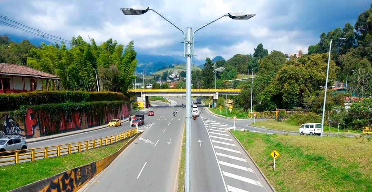 Fotografía de intercambiador vial construído por el INVÍAS y que hace parte del corredor Honda - Manizales.
