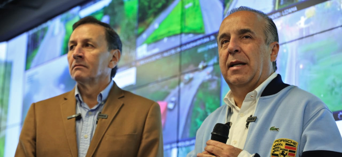 Fotografía de la intervención del Director General del INVÍAS, durante su intervención en la presentación del plan de acción de la vía Panamericana.