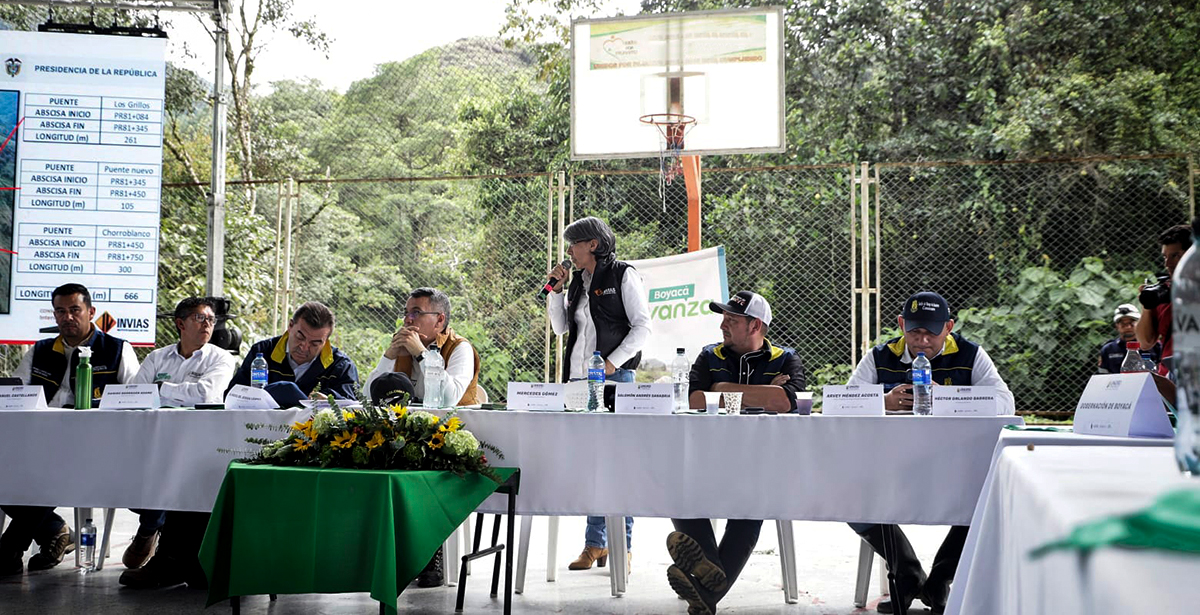 Fotografía de la socialización de la solución provisional para la vía Sogamoso - Aguazul.