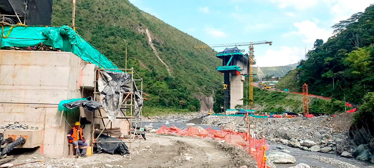 Fotografía de pila 1 del viaducto del km 58 que ya cuenta con 40% de avance para superar punto crítico en la vía entre Bogotá y Villavicencio.