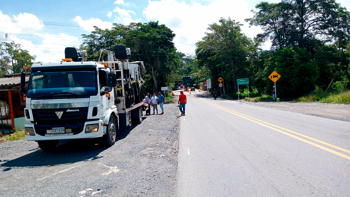 Fotografía de una de las vías entre Ubaté - Chiquinquirá - Puente Nacional - Barbosa - Socorro - San Gil - Curití y Bucaramanga.